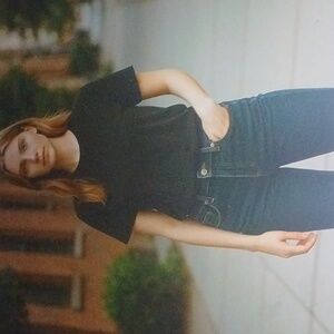 American Eagle Dark Wash Women’s Sinny Super Stretch jeans size 4 EUC